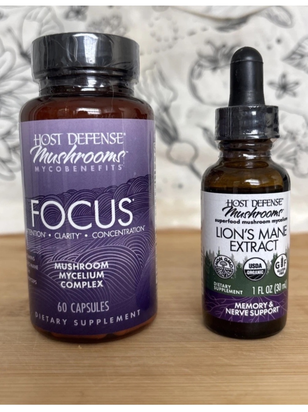 HOST DEFENSE FOCUS 60 CAPS EXP 01/27 + LION'S MANE EXTRACT 1 FLOZ EXP 06/28